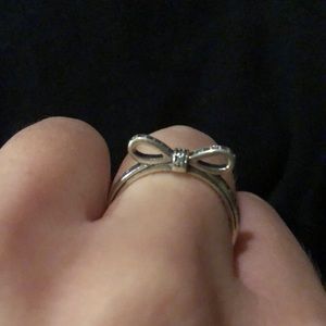 Bow pandora ring